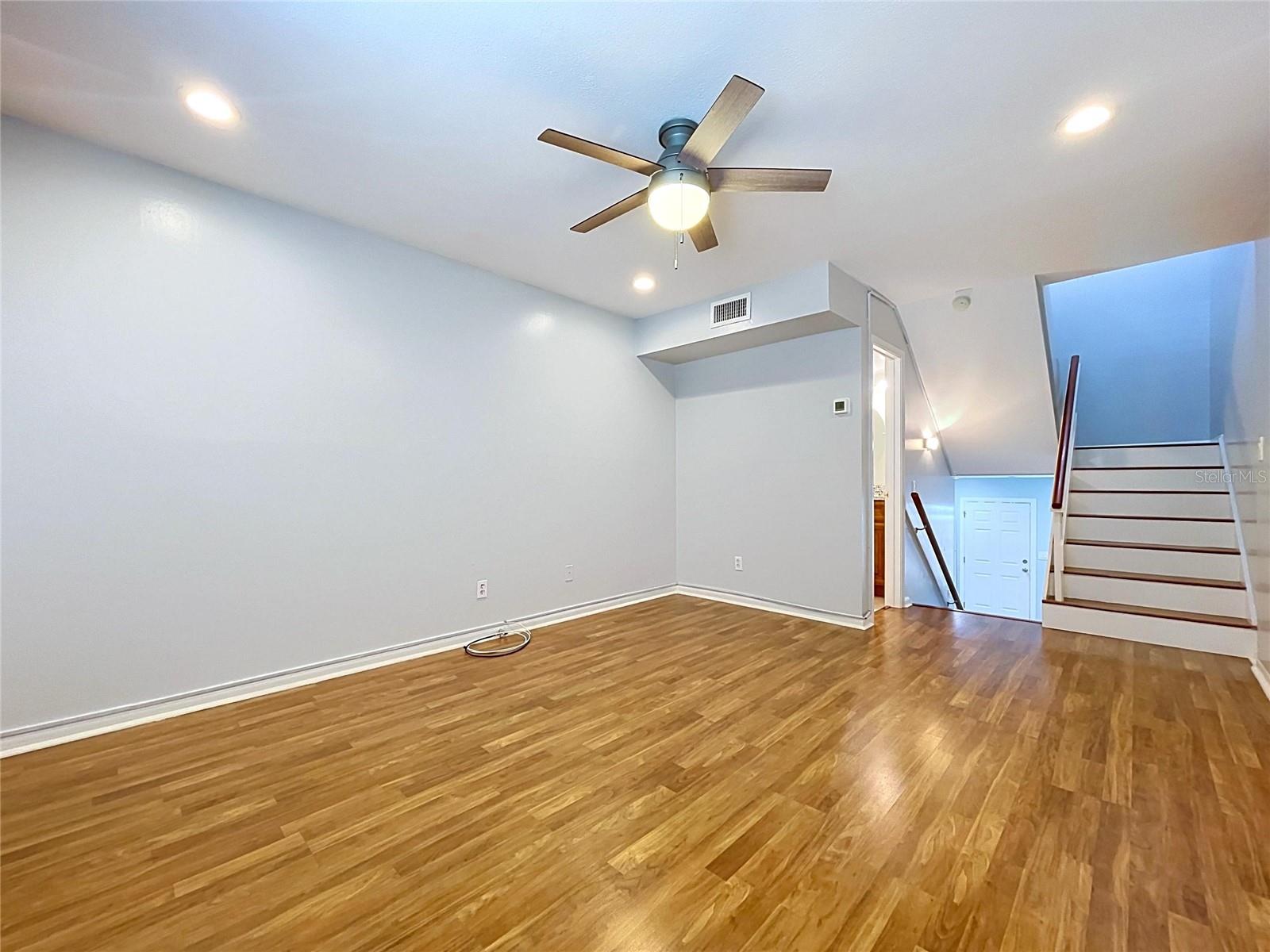TAMPA VILLAS SOUTH UNIT 1 - Residential