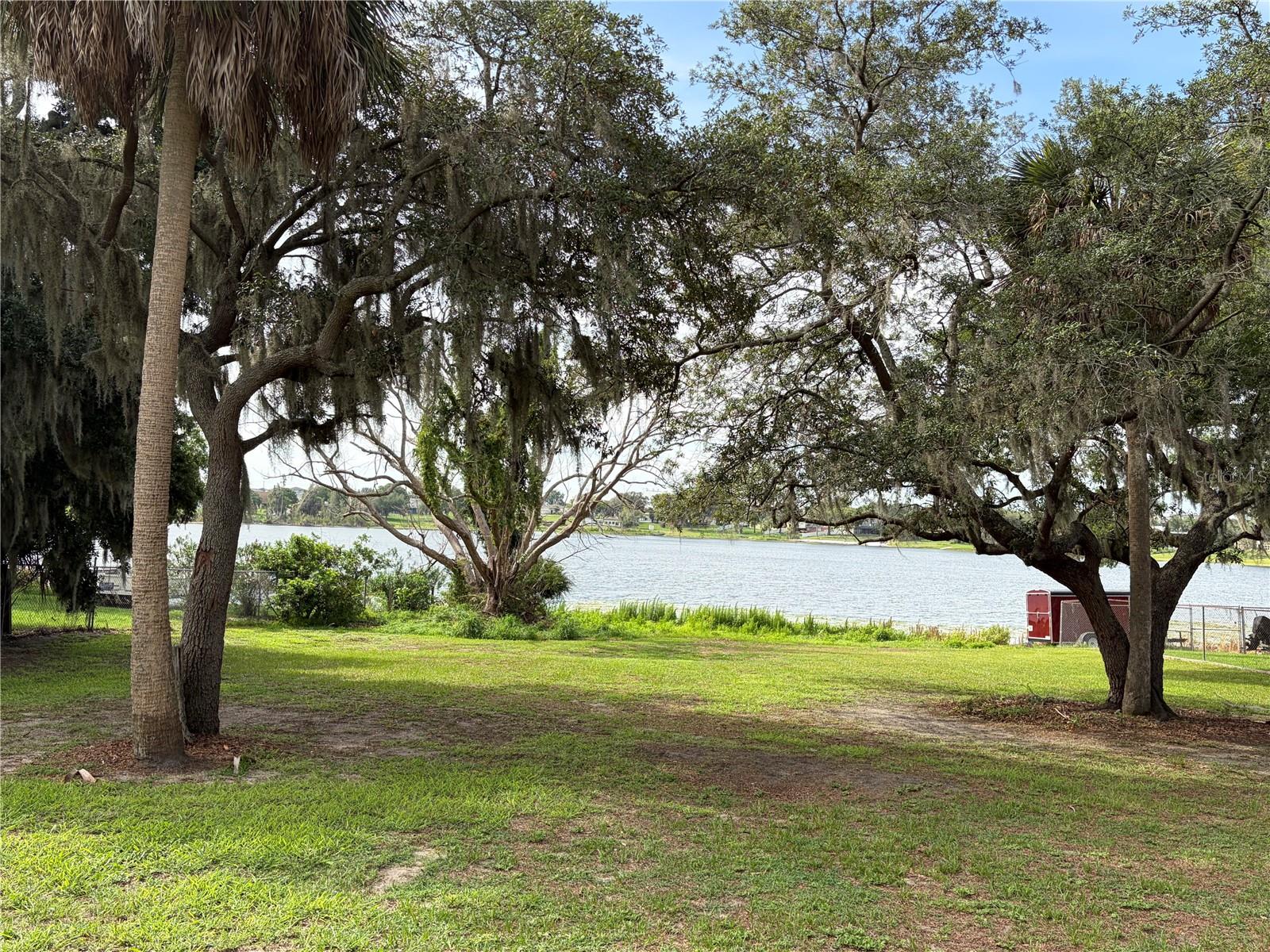 LUCERNE SHORES - Residential