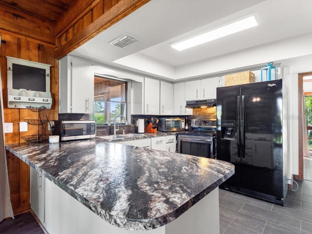 LUCERNE SHORES - Residential