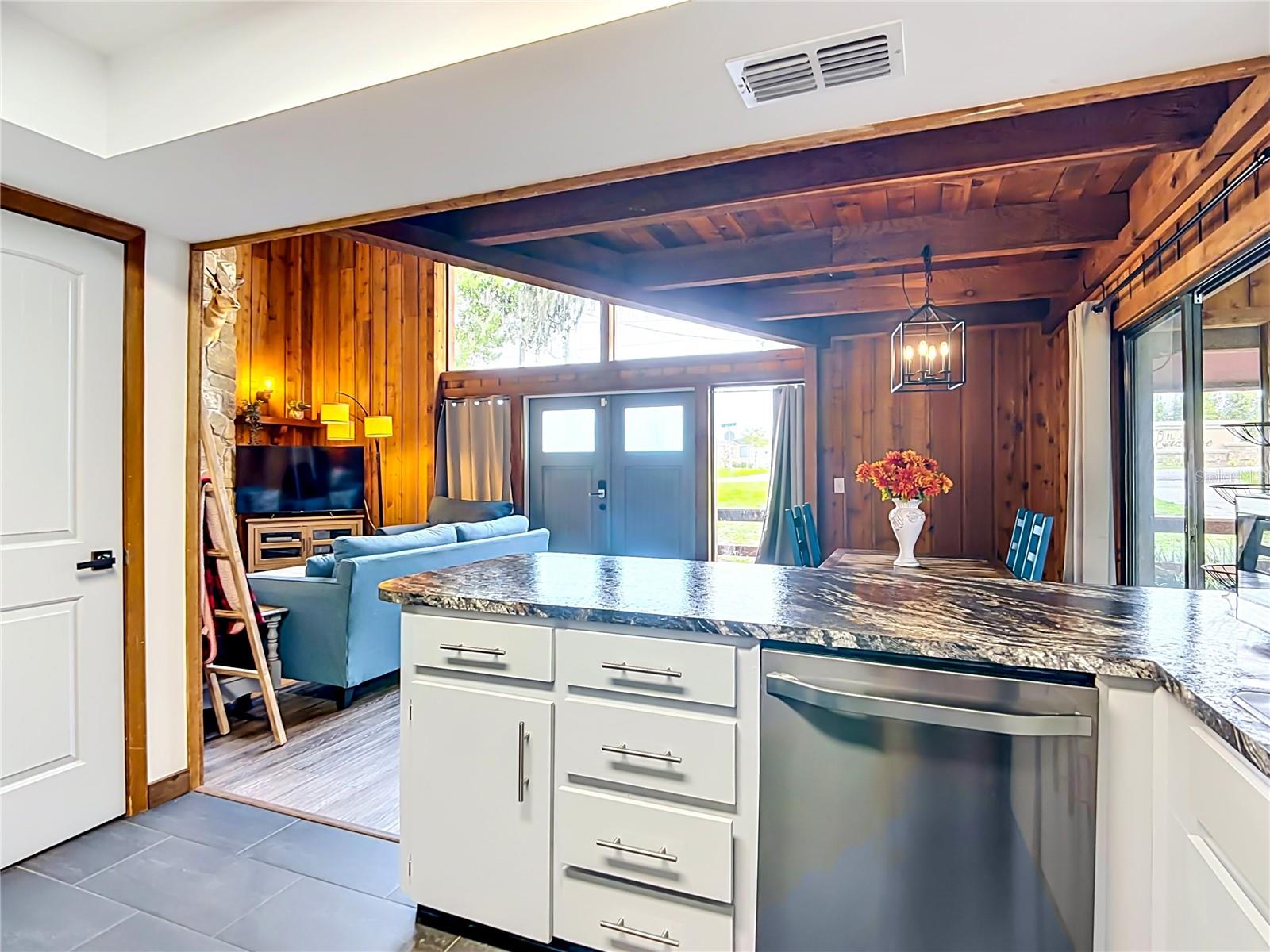 LUCERNE SHORES - Residential