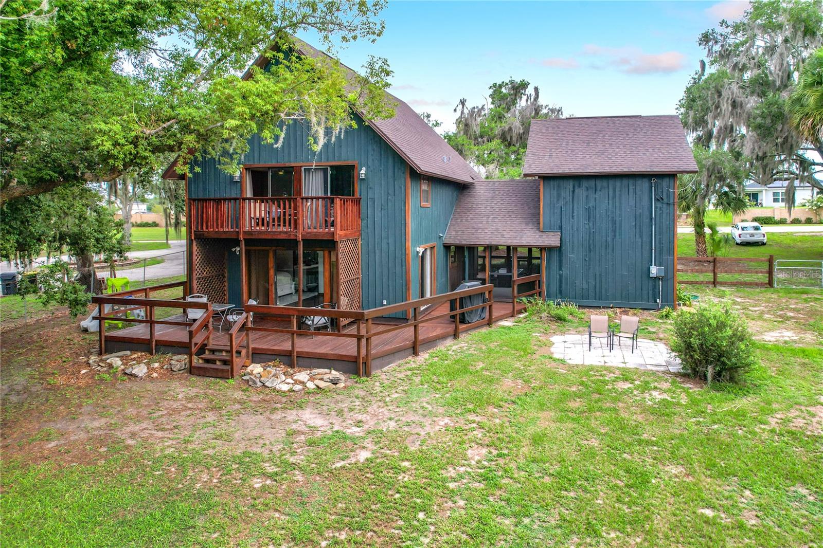 LUCERNE SHORES - Residential