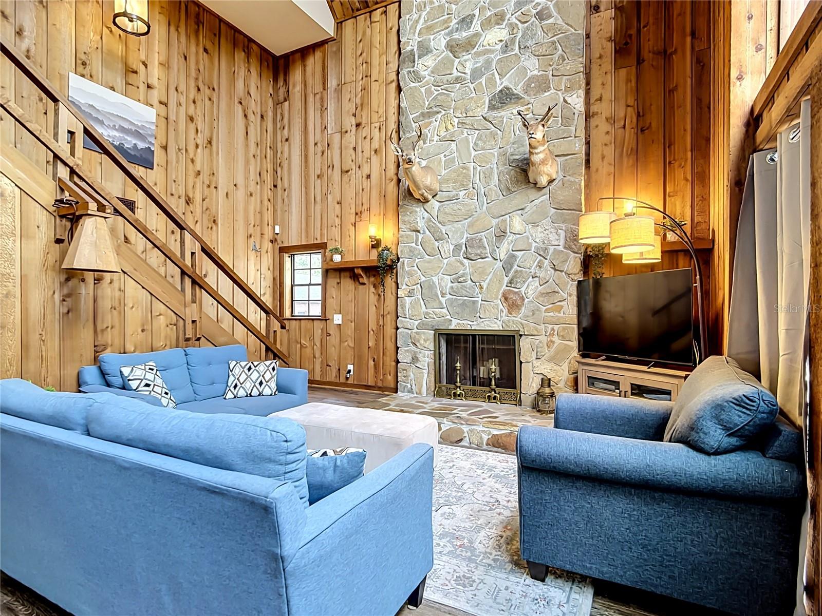 LUCERNE SHORES - Residential