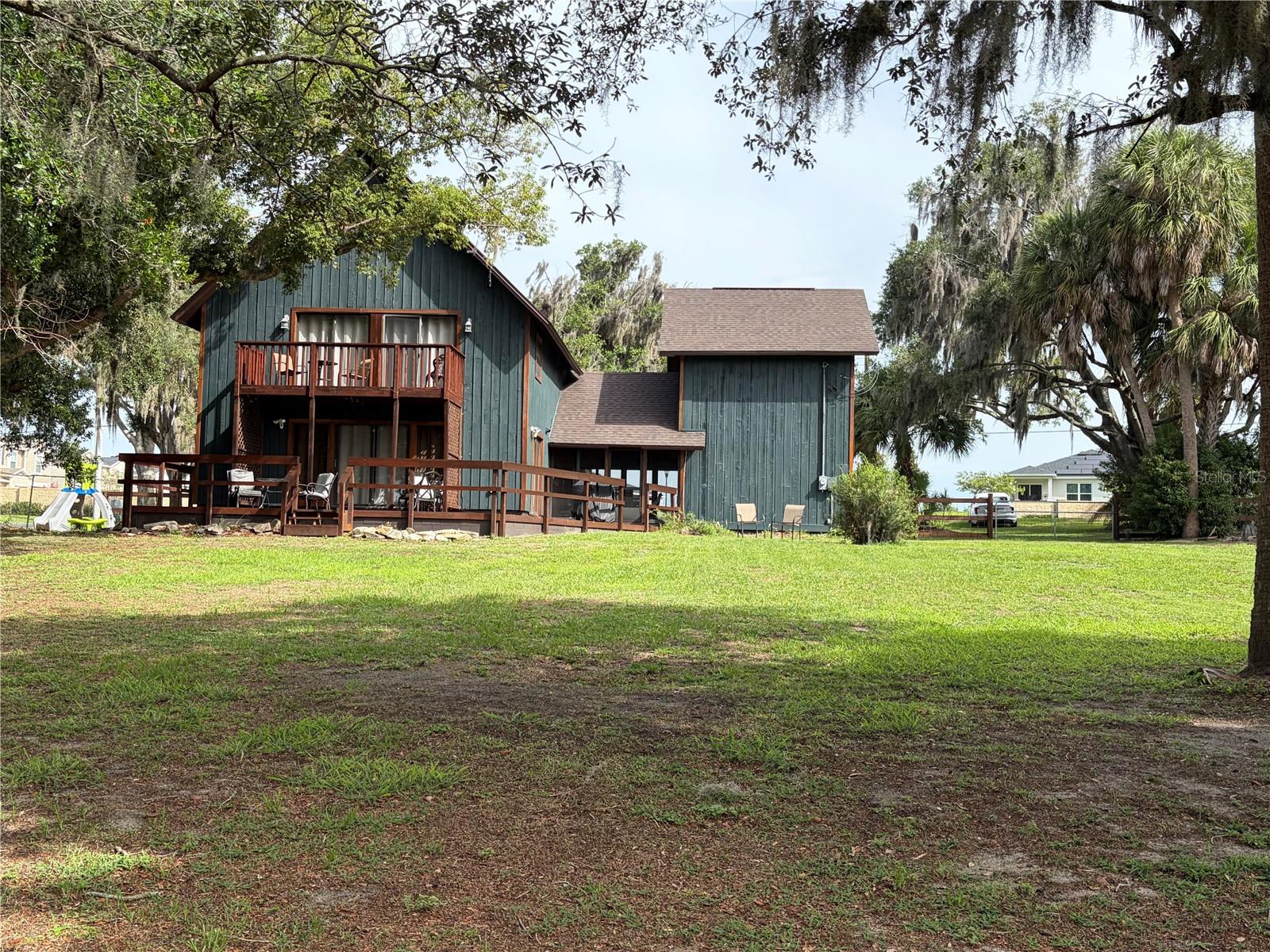 LUCERNE SHORES - Residential
