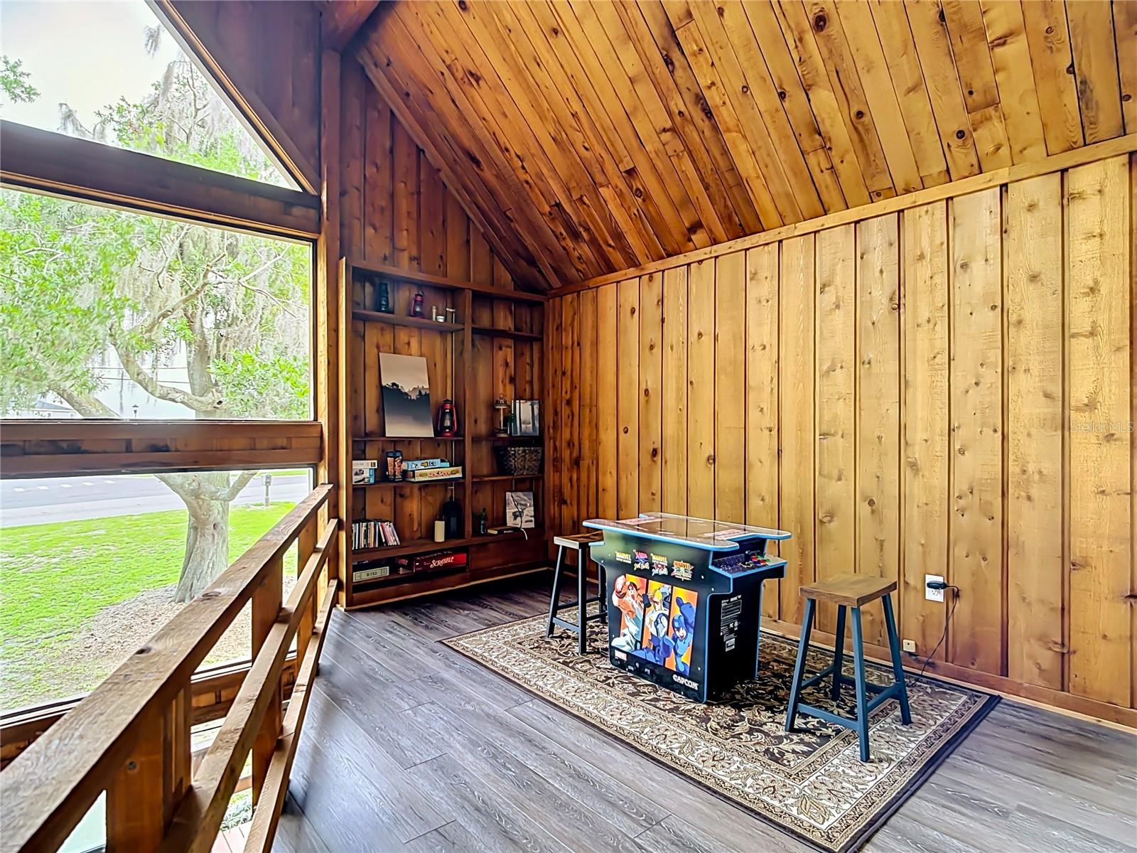 LUCERNE SHORES - Residential