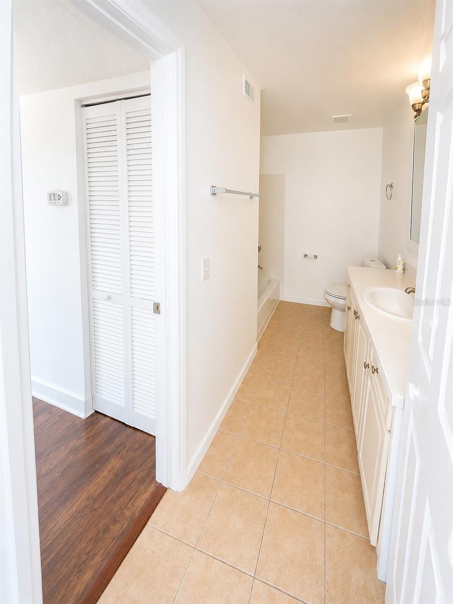 GABLES AT LAKESIDE CONDO - Residential Lease