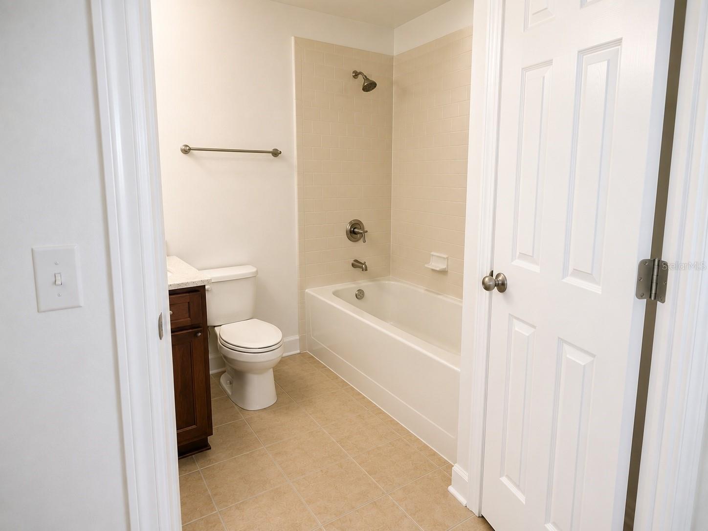 GABLES AT LAKESIDE CONDO - Residential Lease