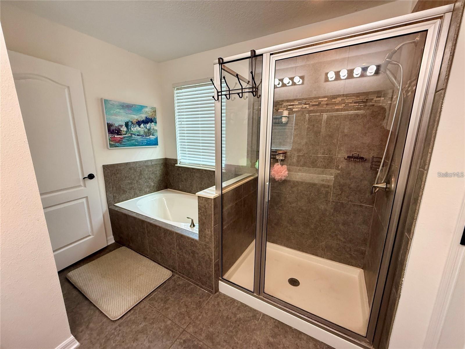 RIVERVIEW TWNHMS PH II - Residential Lease
