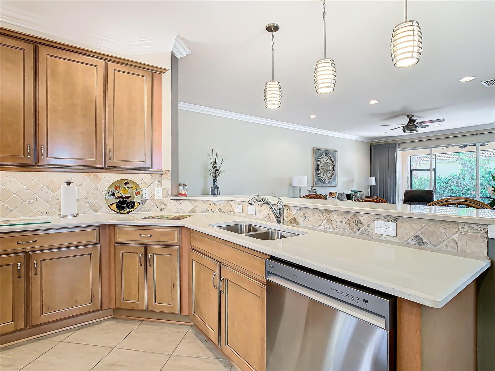 VALENCIA LAKES - Residential