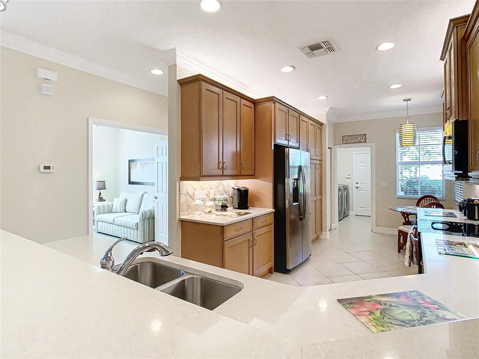 VALENCIA LAKES - Residential