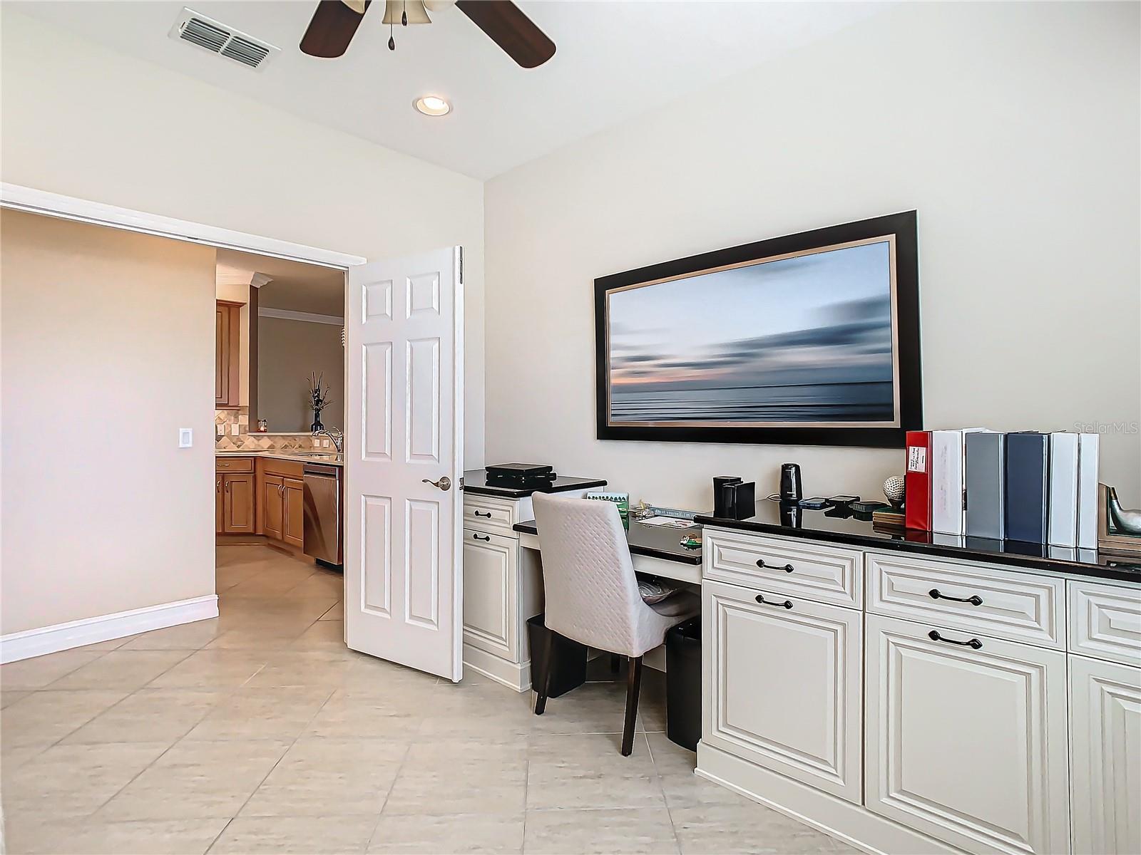 VALENCIA LAKES - Residential
