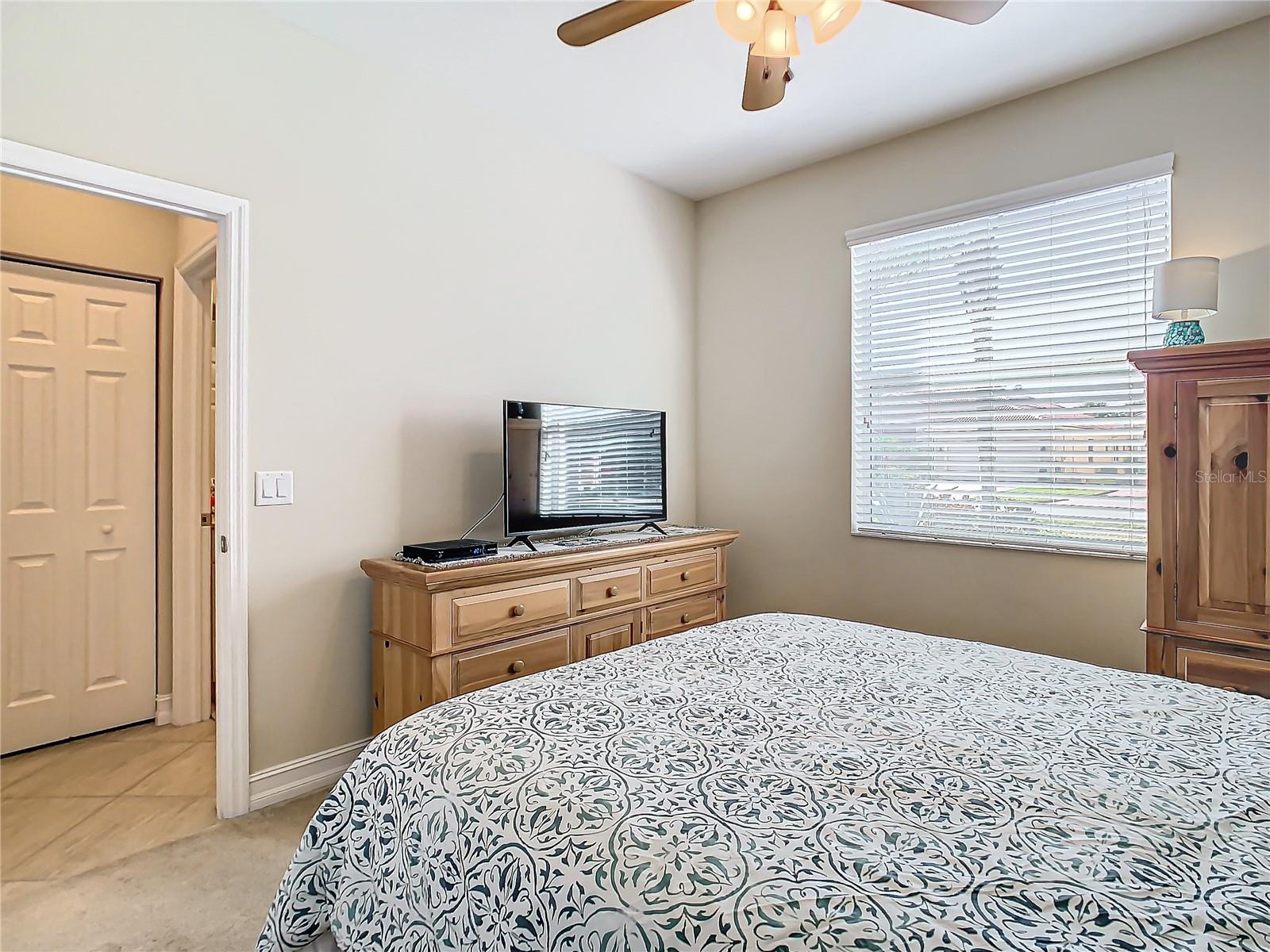 VALENCIA LAKES - Residential