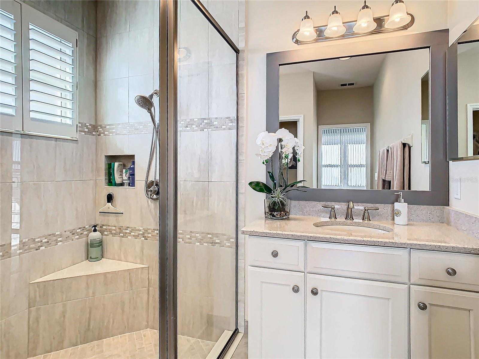 VALENCIA LAKES - Residential