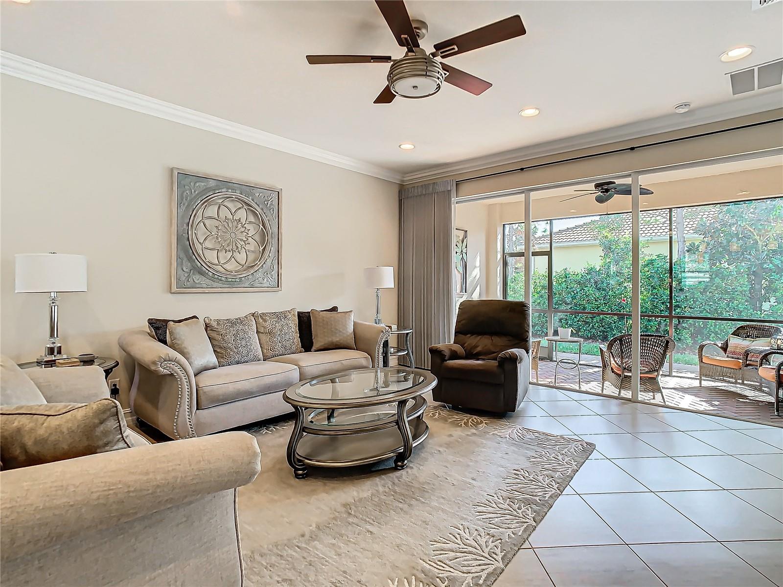 VALENCIA LAKES - Residential