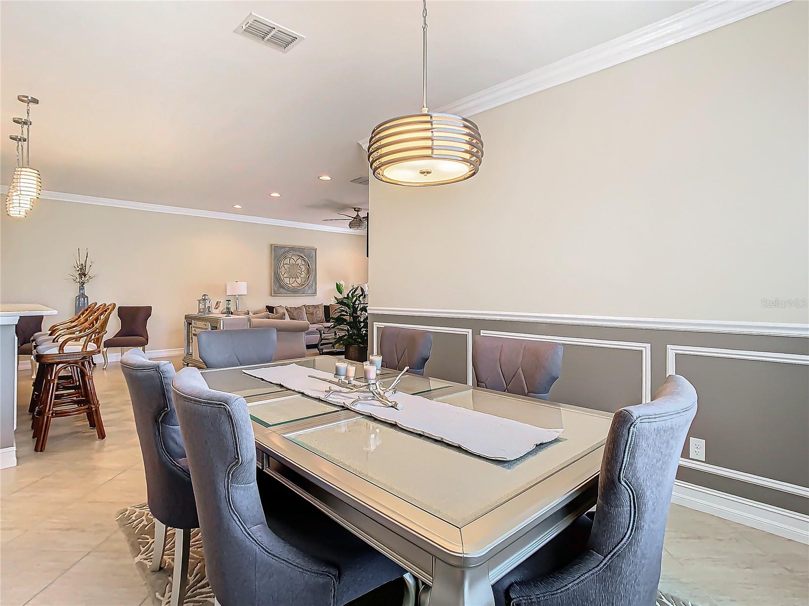 VALENCIA LAKES - Residential