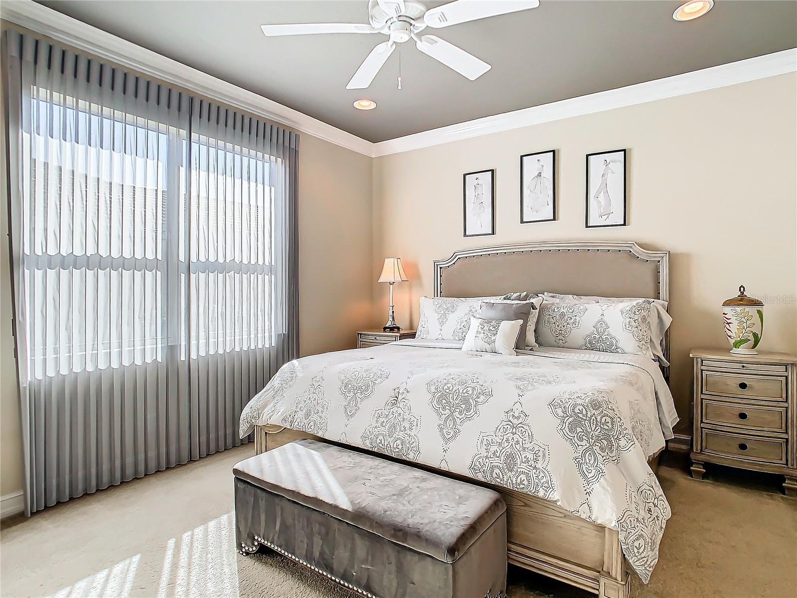 VALENCIA LAKES - Residential