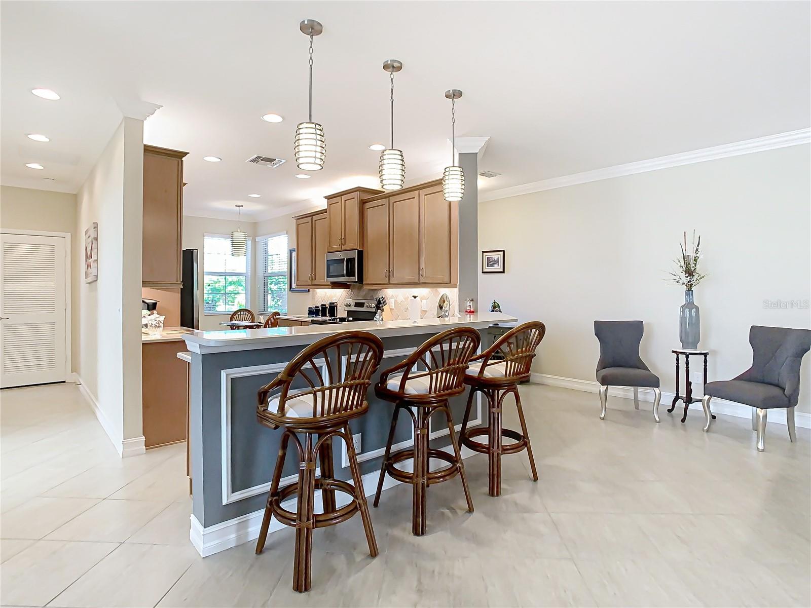 VALENCIA LAKES - Residential