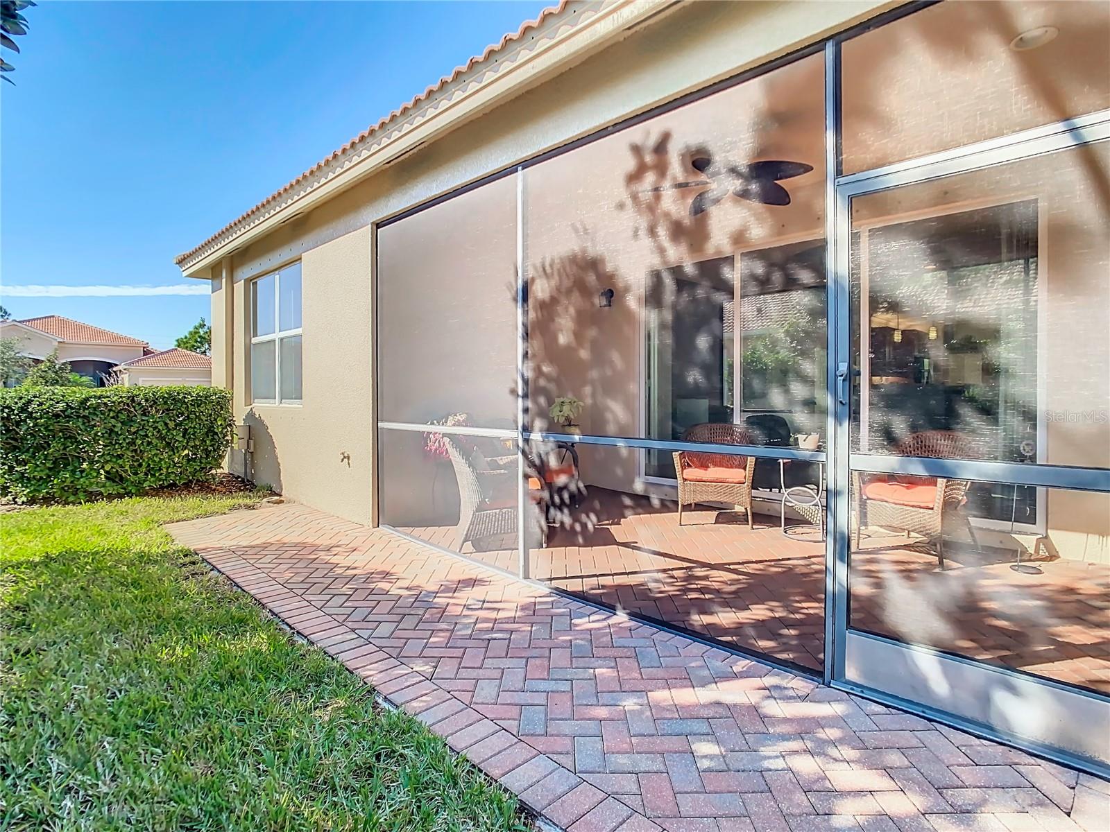 VALENCIA LAKES - Residential