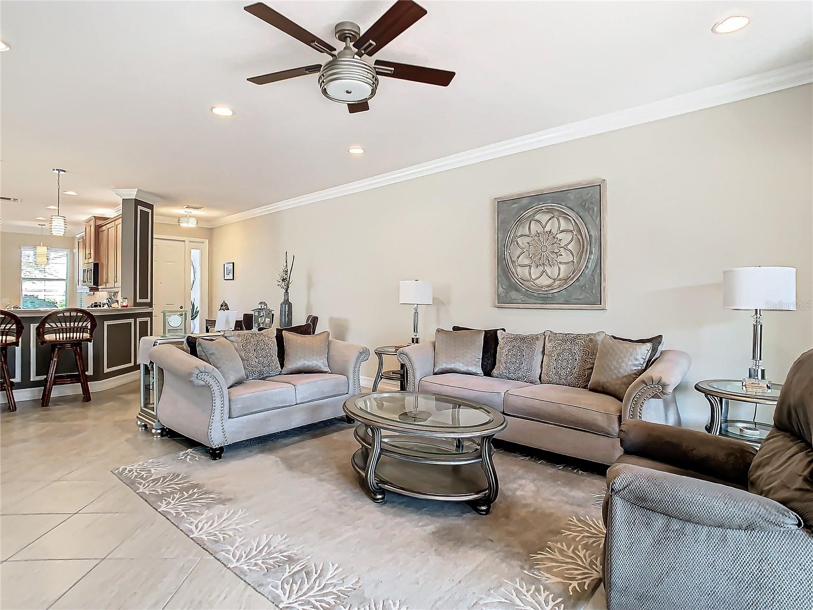 VALENCIA LAKES - Residential