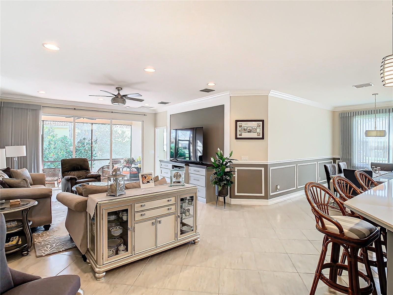 VALENCIA LAKES - Residential