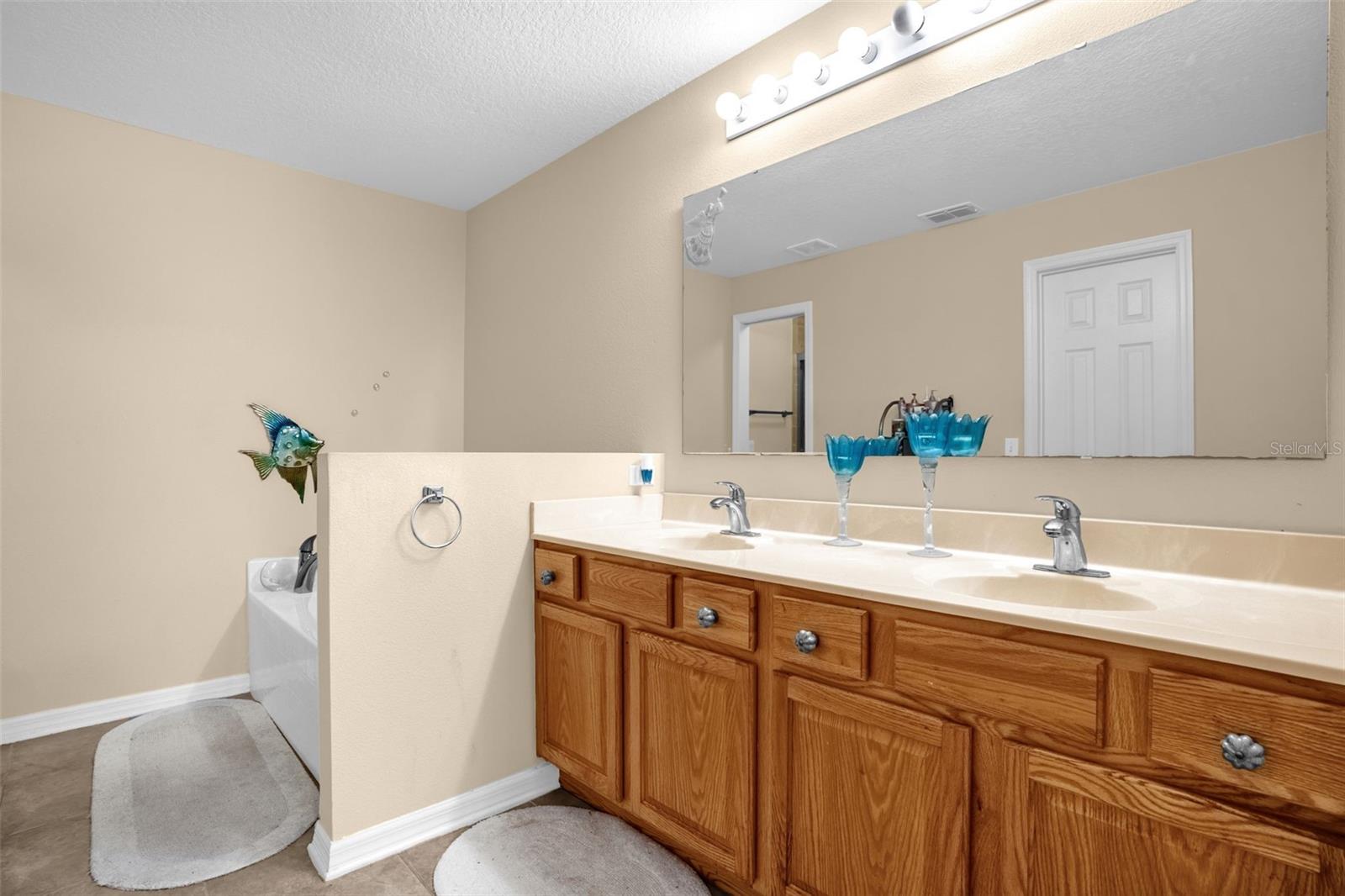EUSTIS HILLCREST AT LAKE NETTIE - Residential