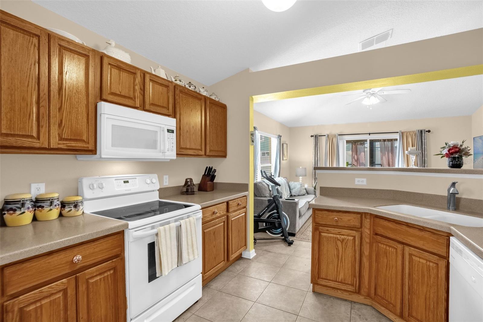 EUSTIS HILLCREST AT LAKE NETTIE - Residential