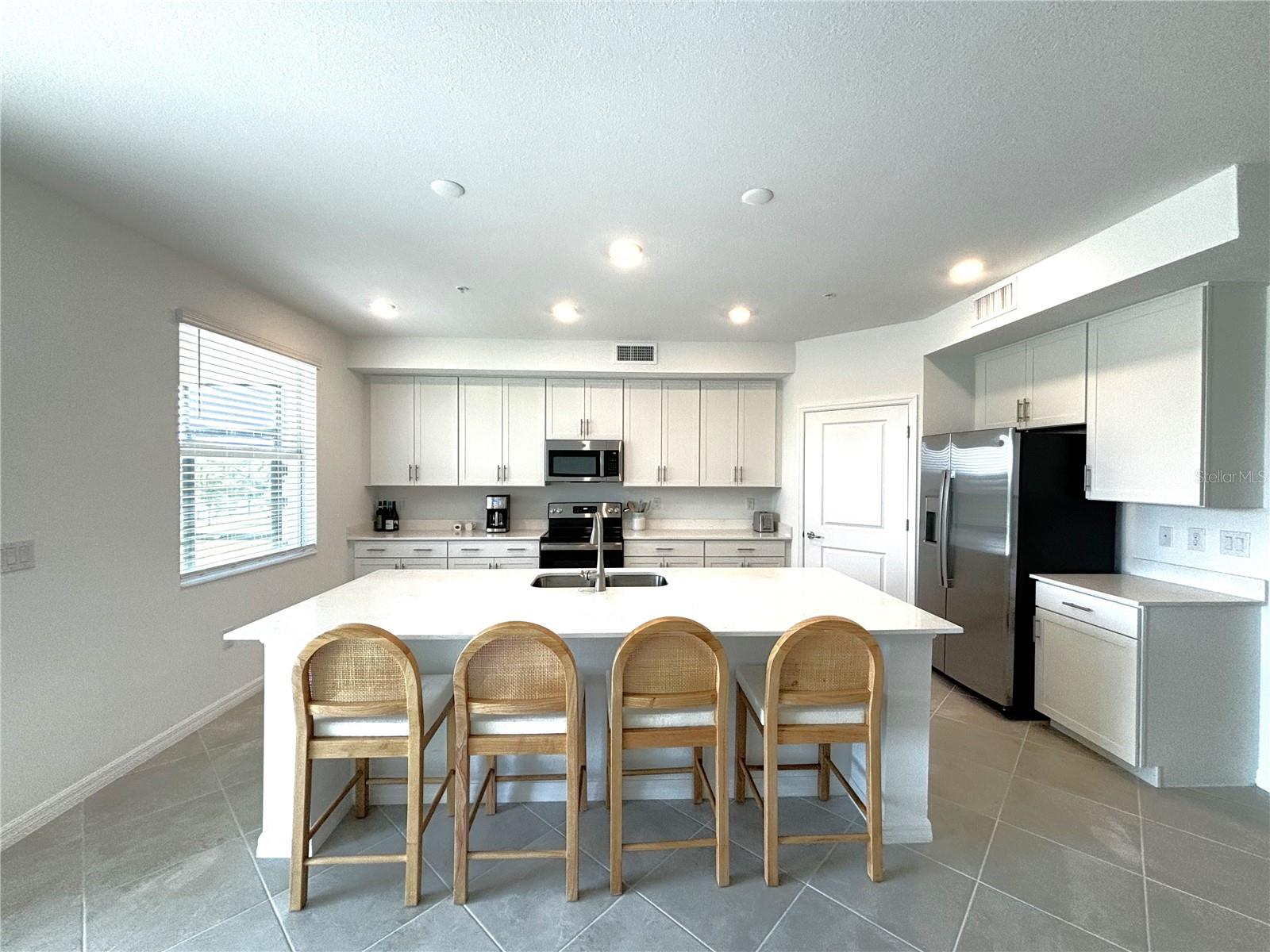 WELLEN PARK GOLF & COUNTRY CLUB - Residential Lease