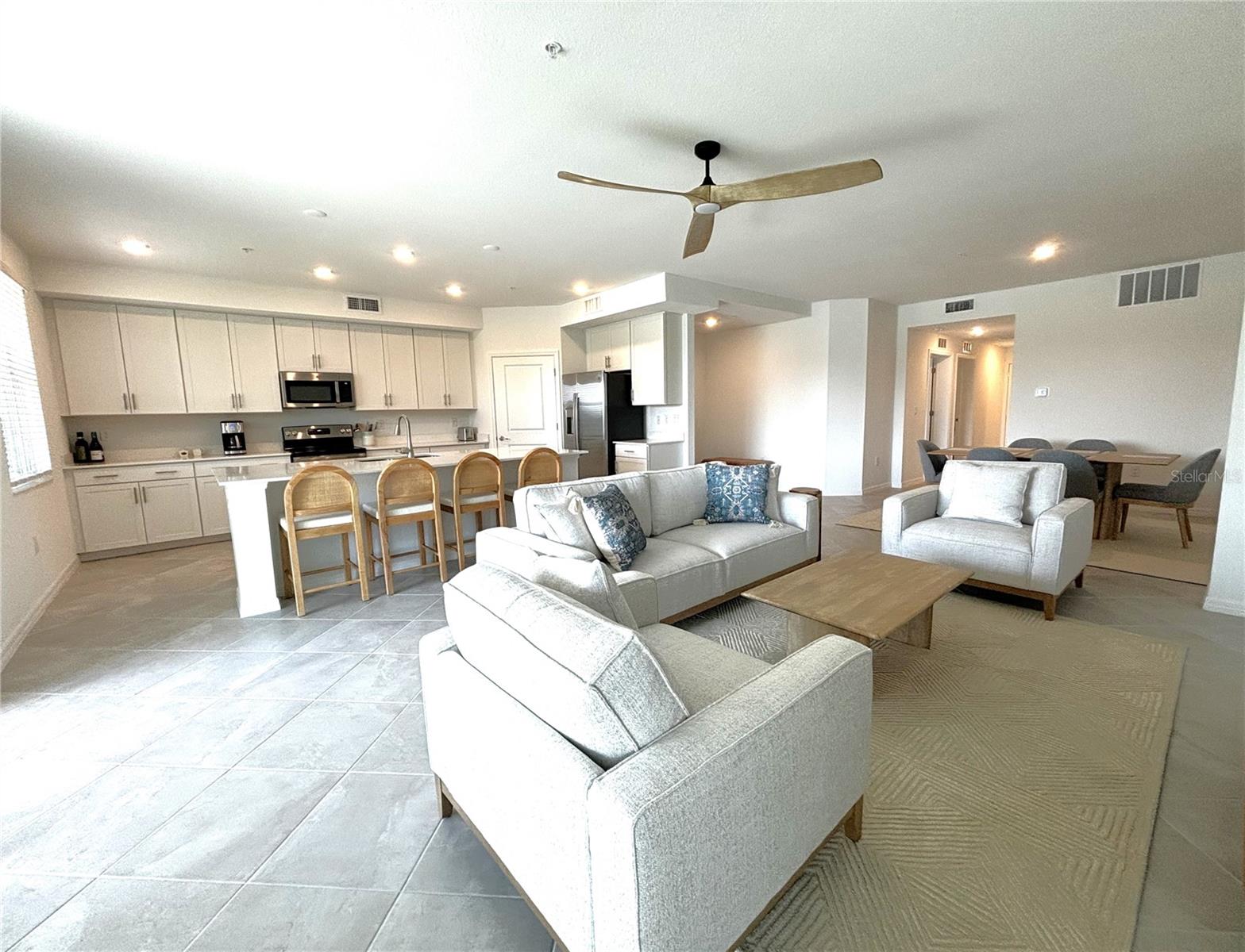 WELLEN PARK GOLF & COUNTRY CLUB - Residential Lease