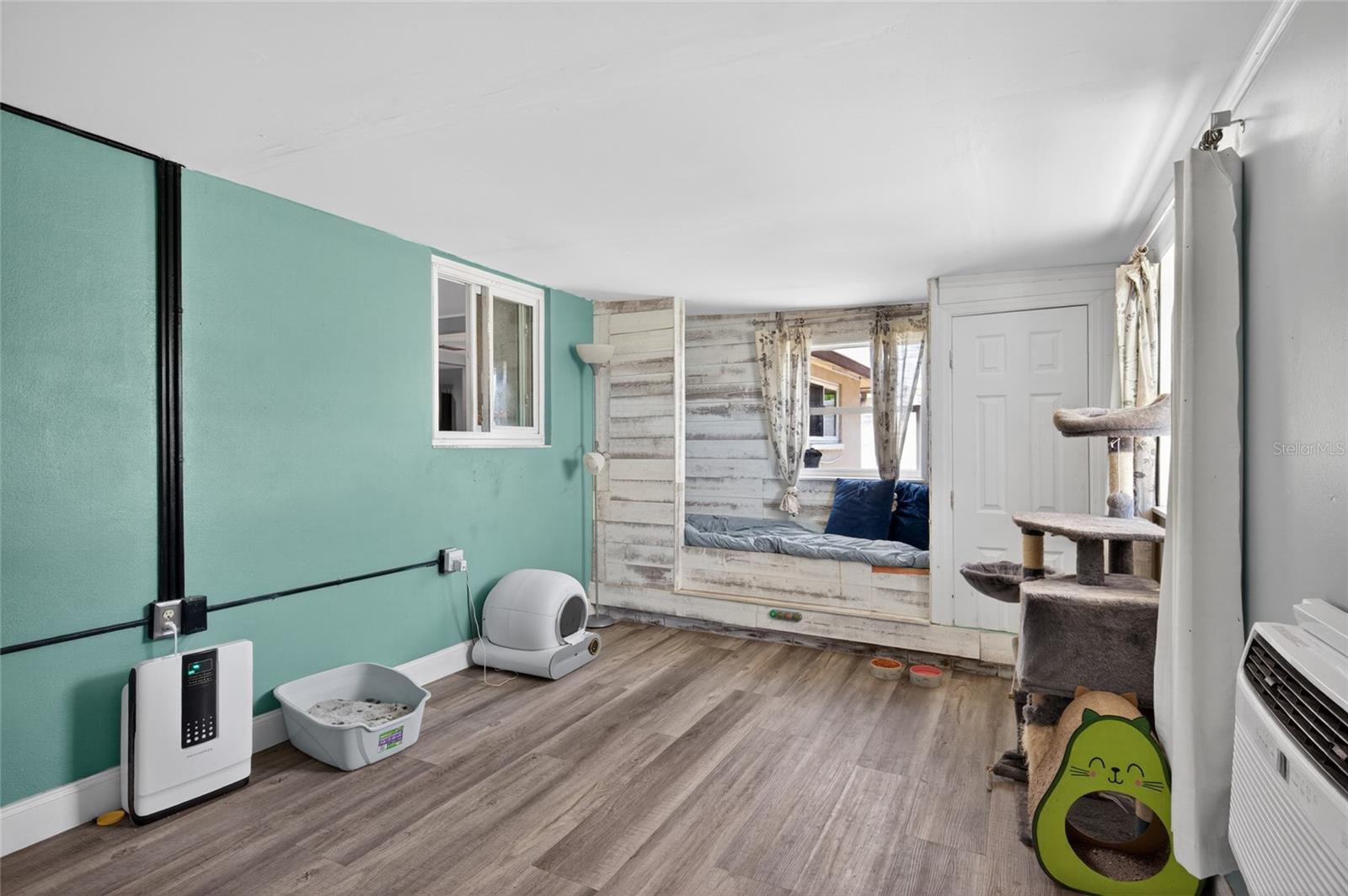 JASMINE LAKES - Residential