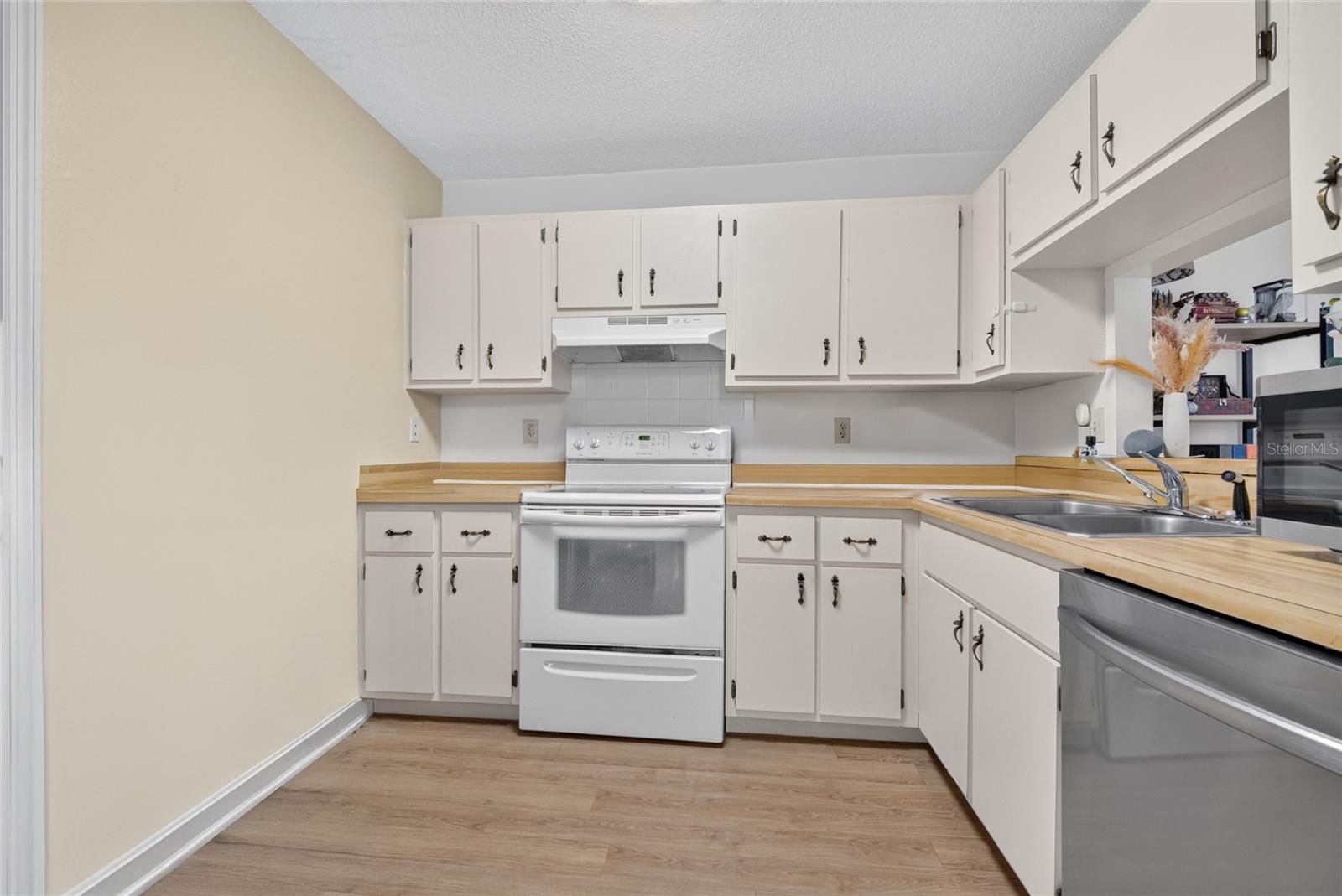 OAKBROOK VILLAGE - Residential