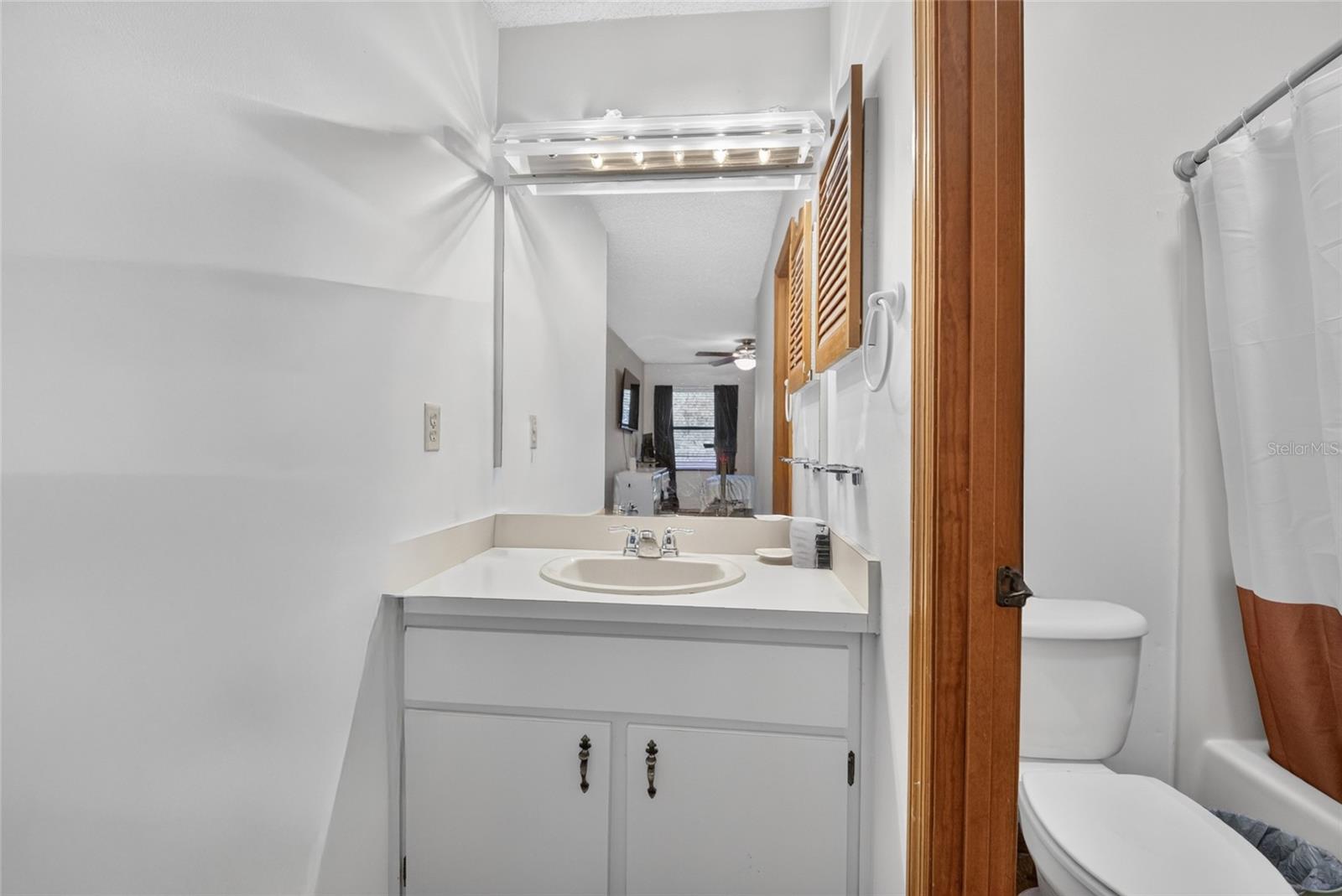 OAKBROOK VILLAGE - Residential