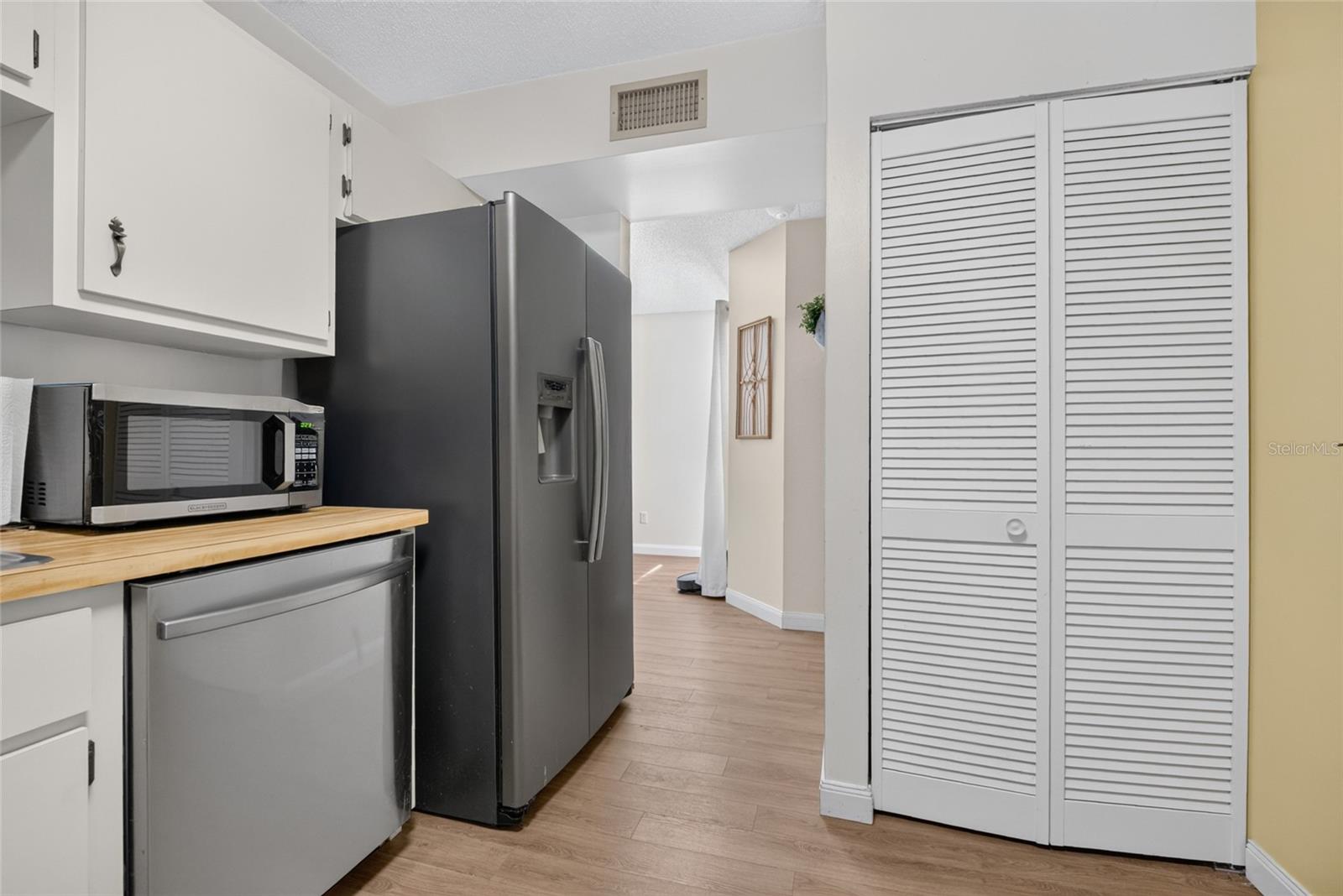 OAKBROOK VILLAGE - Residential