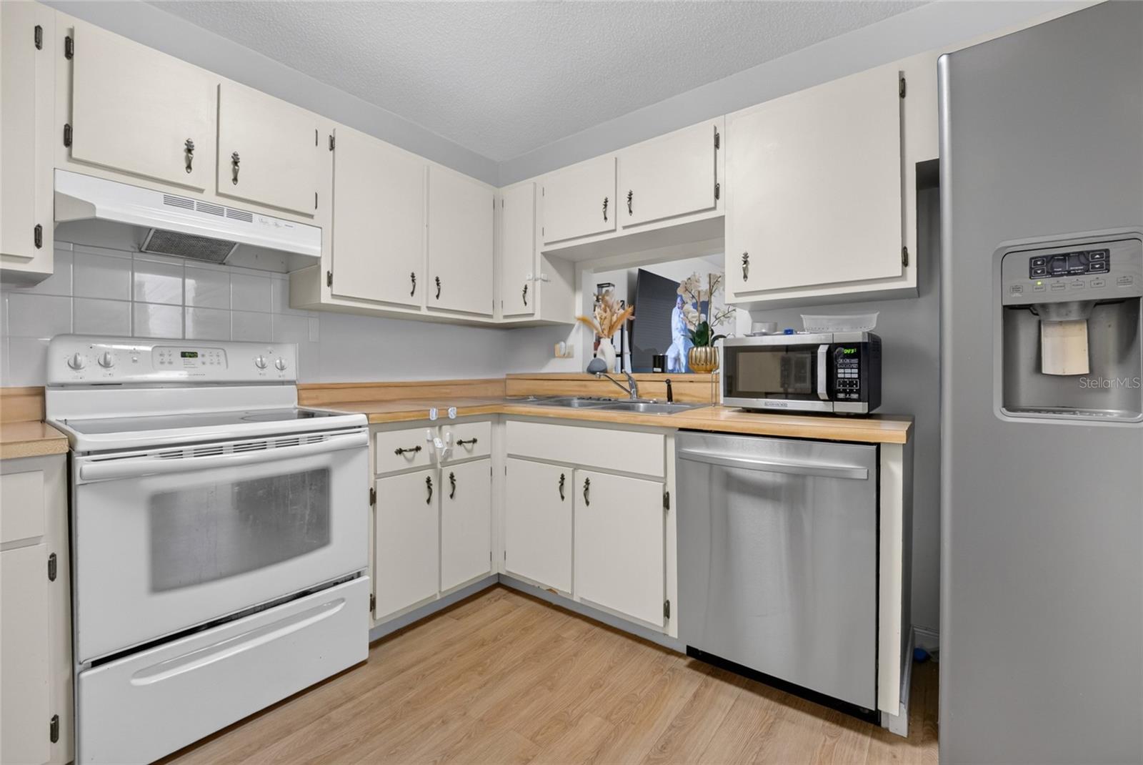 OAKBROOK VILLAGE - Residential