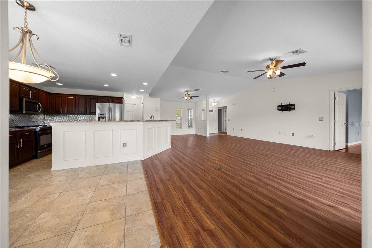 SUMMERGLEN - Residential