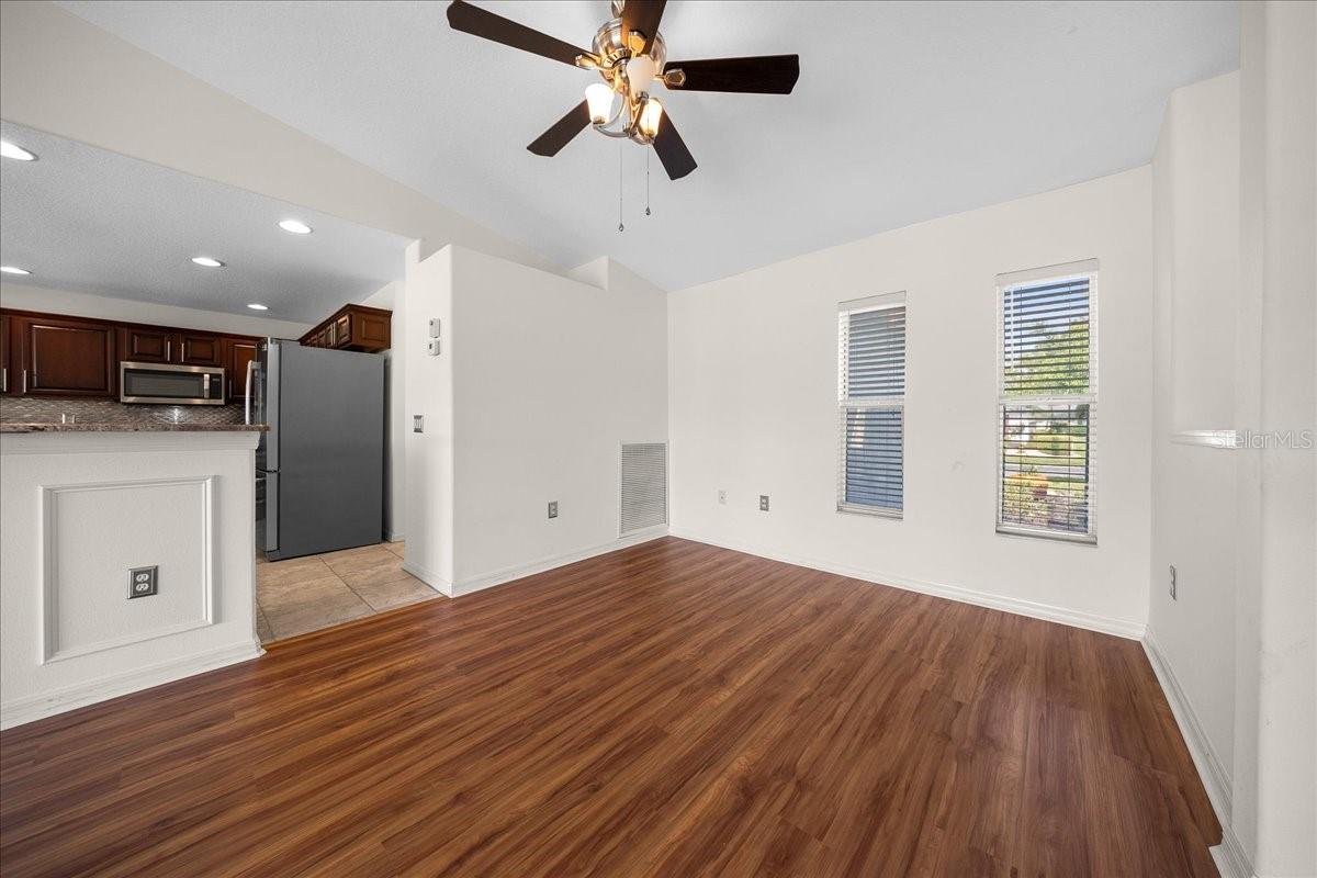 SUMMERGLEN - Residential