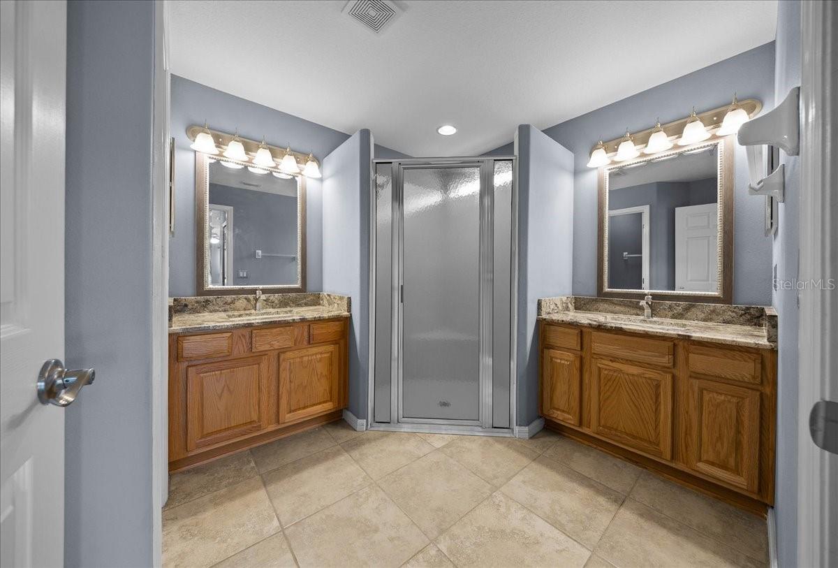 SUMMERGLEN - Residential