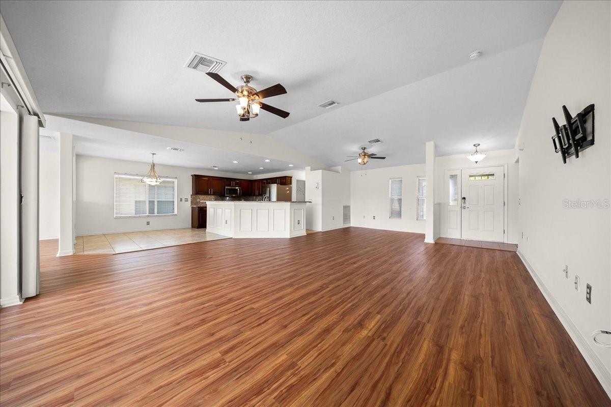 SUMMERGLEN - Residential