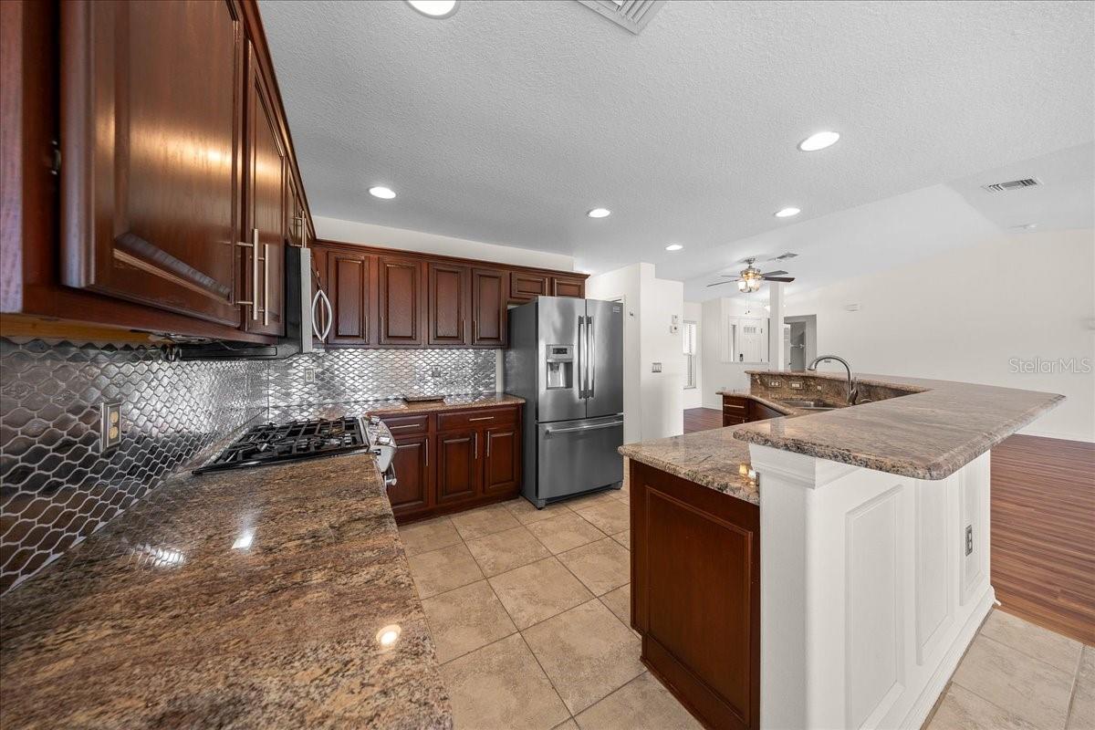 SUMMERGLEN - Residential