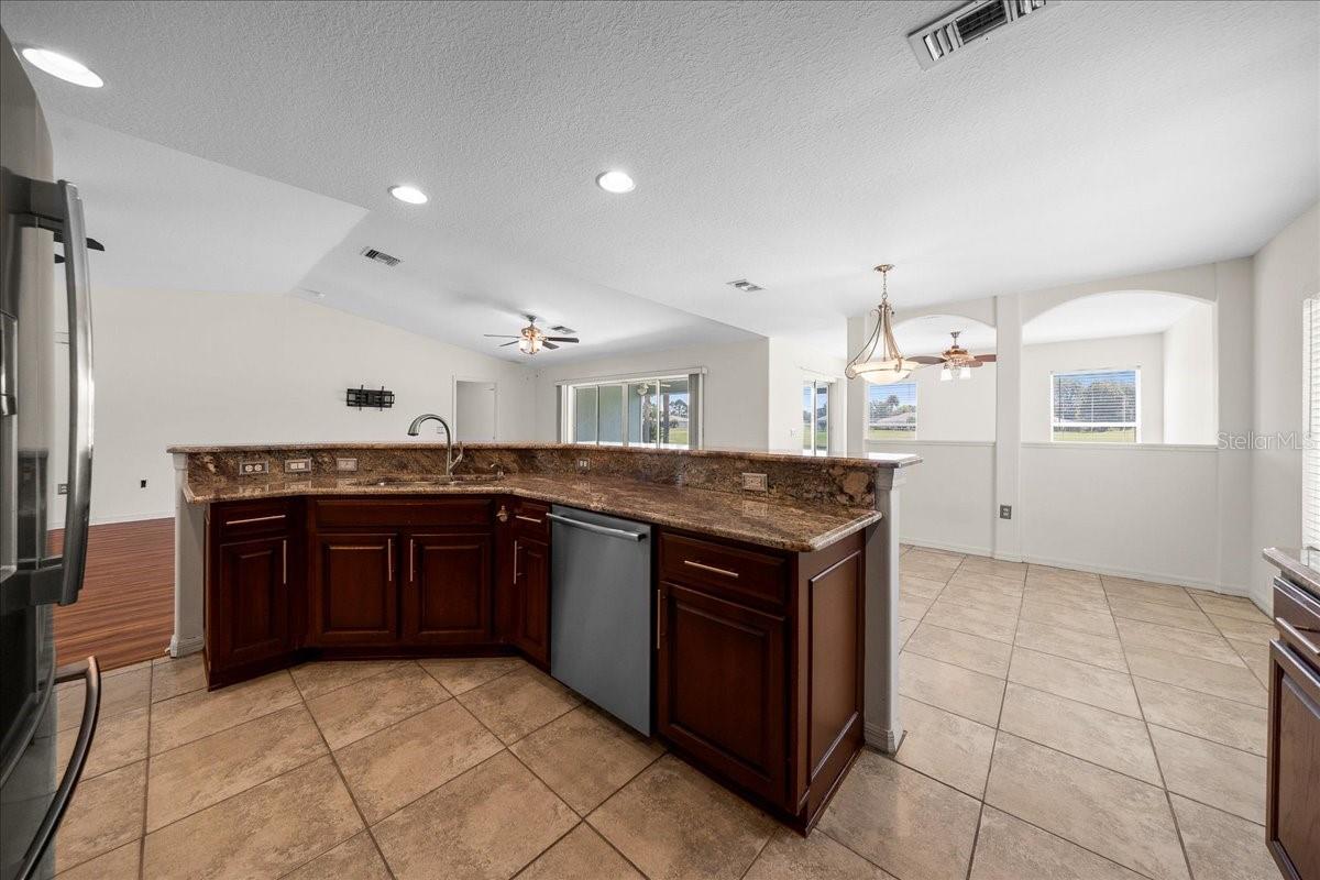 SUMMERGLEN - Residential