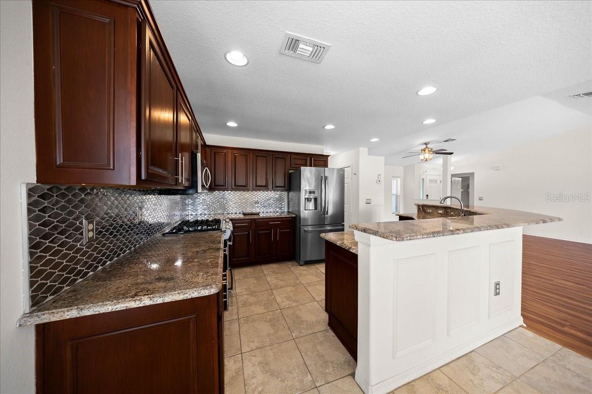 SUMMERGLEN - Residential