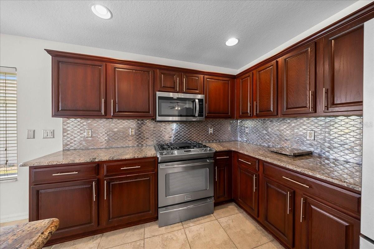 SUMMERGLEN - Residential