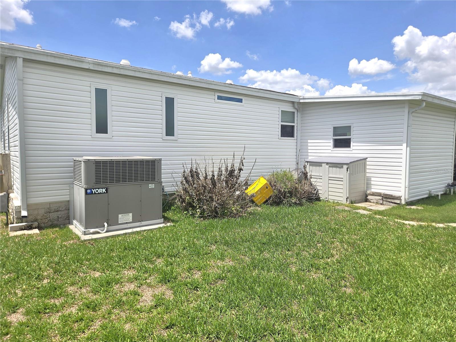 SWEETWATER GOLF & TENNIS CLUB ADD 01 - Residential