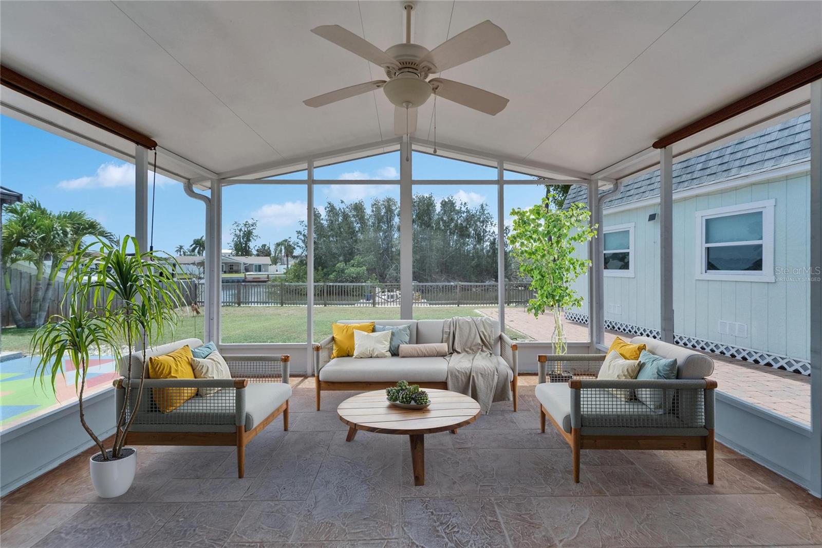 BAY CREST PARK UNIT 01 - Residential