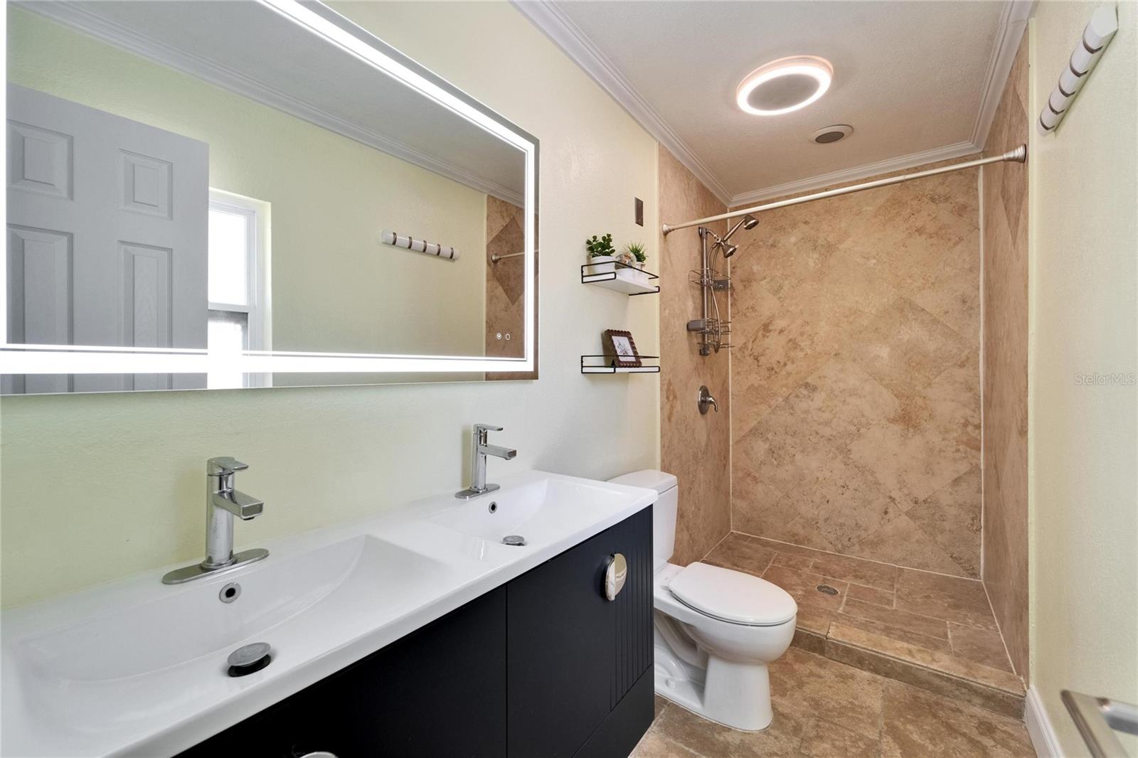 BAY CREST PARK UNIT 01 - Residential