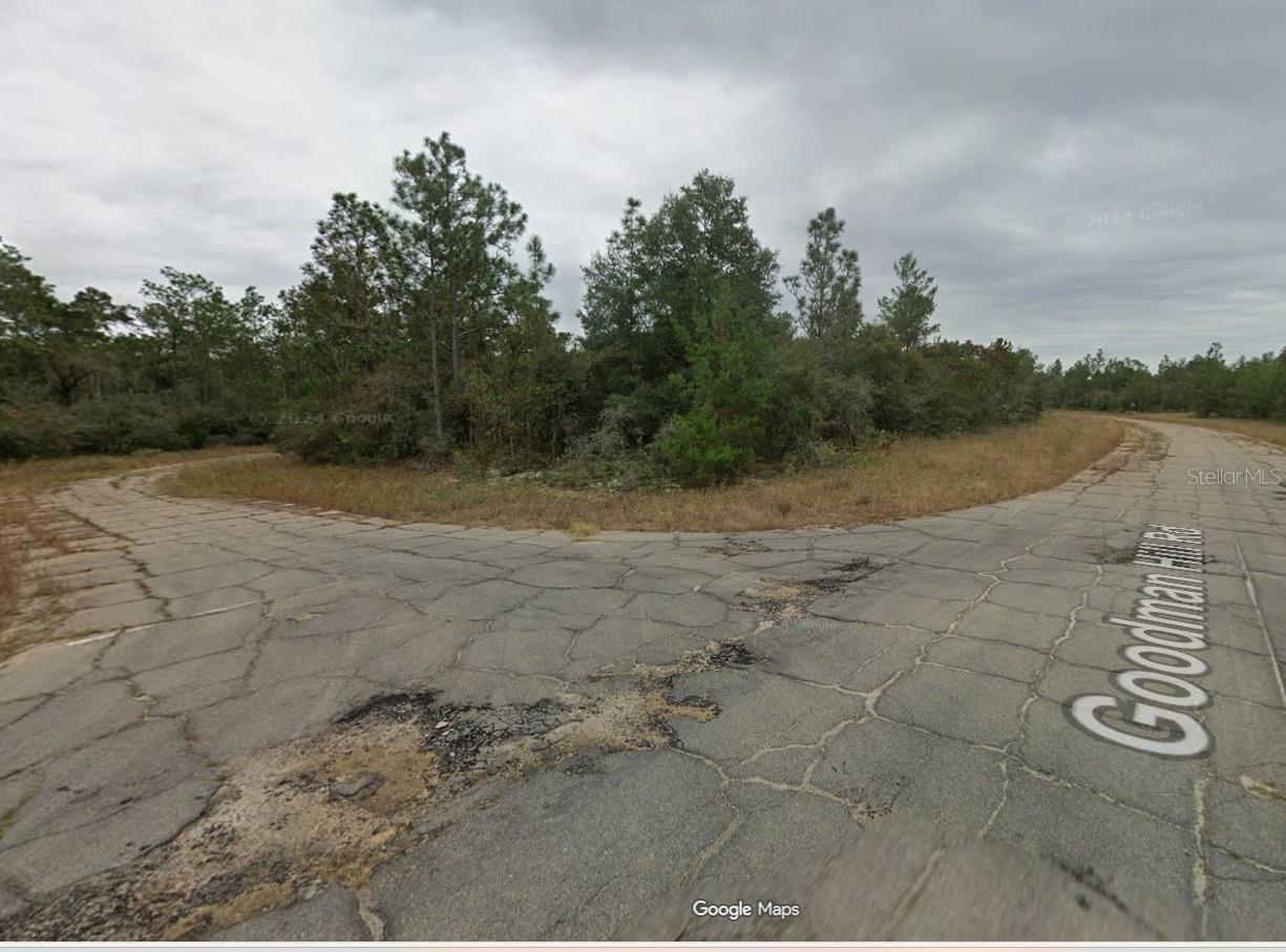 Nice, big, oversized (.571 acre) CORNER lot!!  Powerlines are already on the street!!!  Nice building lot for single-family homes in the quickly growing subdivision of Sunny Hills!! ...what are you waiting for...Sunny Hills boasts the magnificent Sunny Hills Golf and Country Club!! No time frame to build in...homes only subdivision, no mobile homes...no HOA!! Come build your dream home now!! Don't miss out, call today!!!