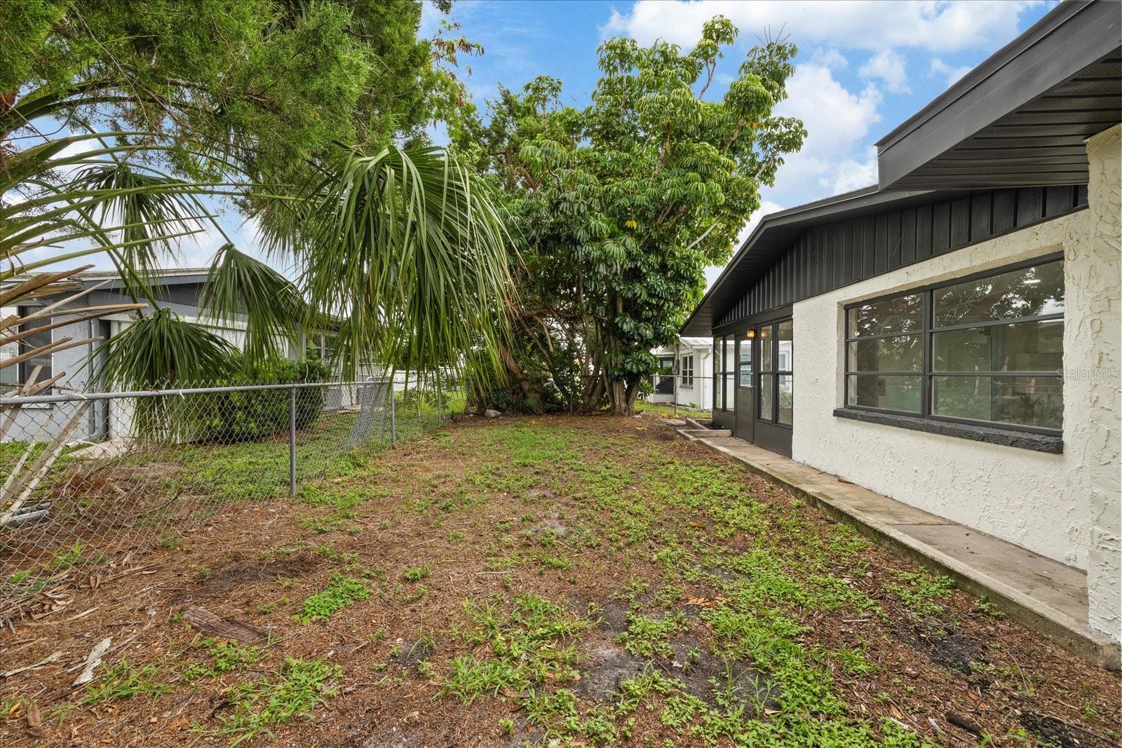 EMBASSY HILLS - Residential