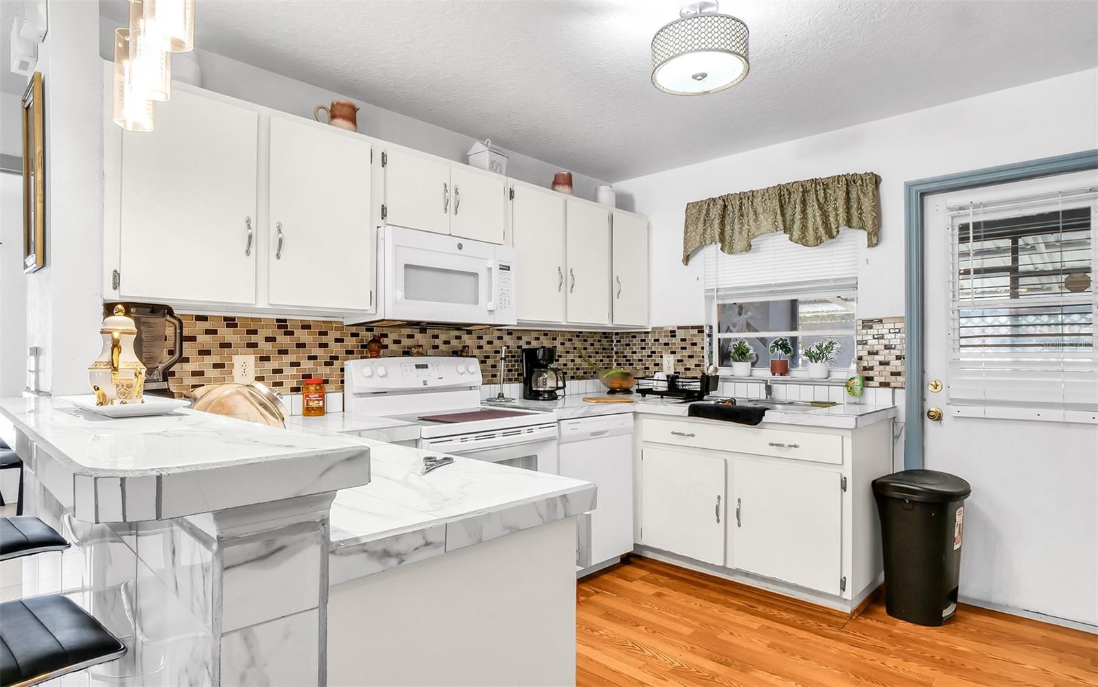 RIVER MANOR - Residential