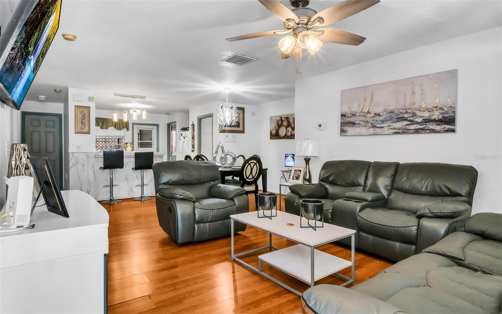 RIVER MANOR - Residential