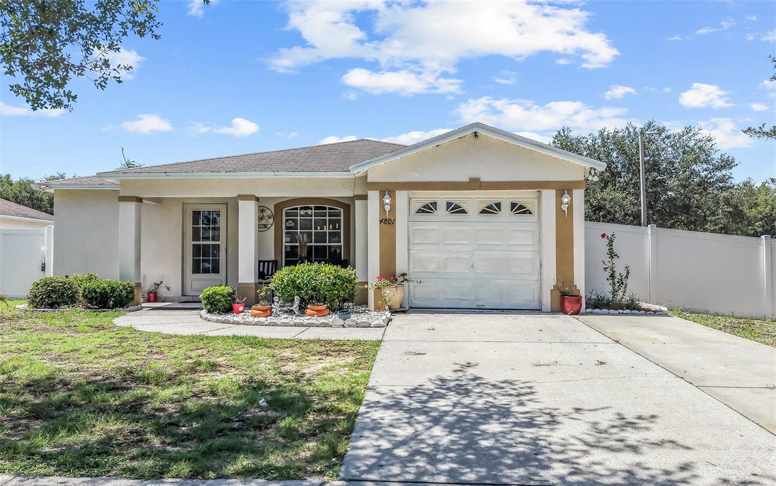 RIVER MANOR - Residential