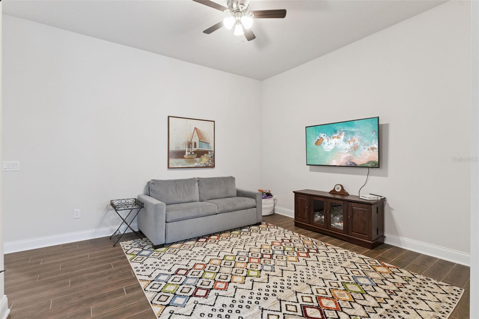 JOHNS LAKE LNDG PH 5 - Residential