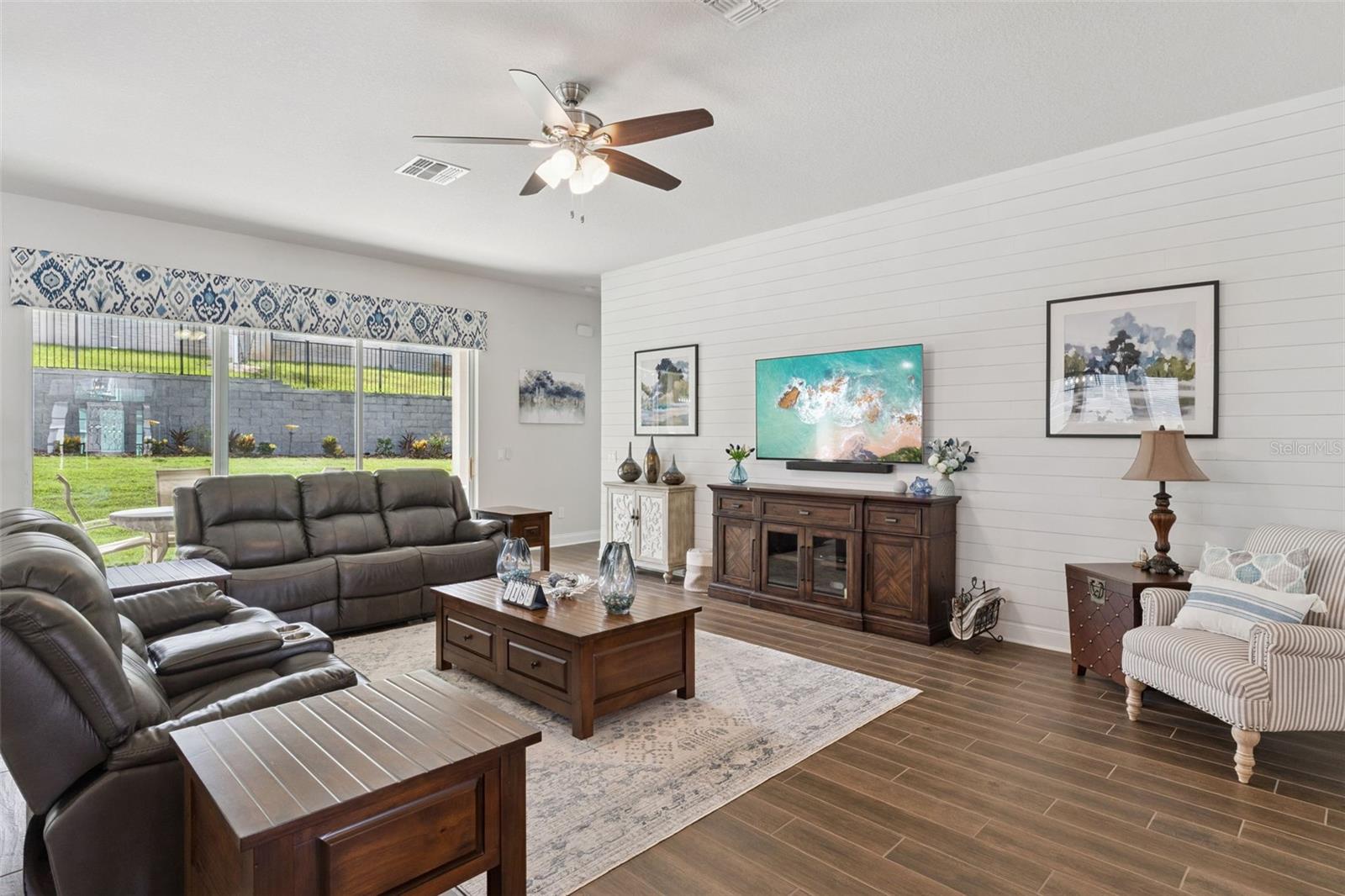 JOHNS LAKE LNDG PH 5 - Residential